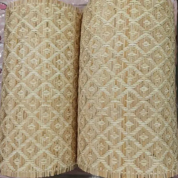 Rotan-Geflecht im Rautenmuster Rotan-Geflecht im Rautenmuster