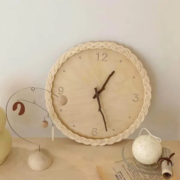 Rund Wanduhr aus geflochtenem Rattan Rund Wanduhr aus geflochtenem Rattan