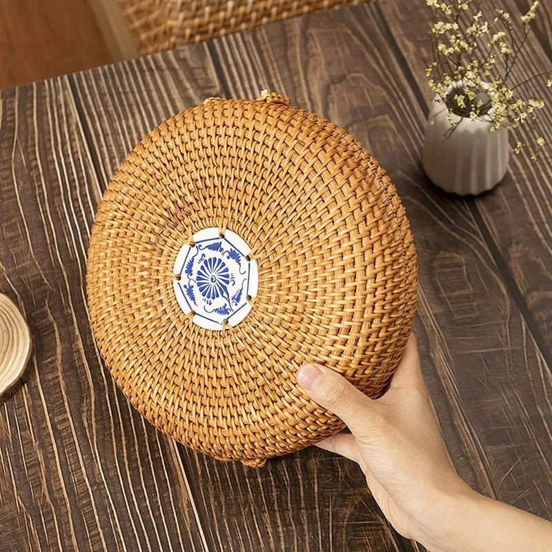 Handgeflochtenes Rattan mit Innenauskleidung