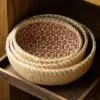 Runder Rattankorb im Retro-Stil Runder Rattankorb im Retro-Stil