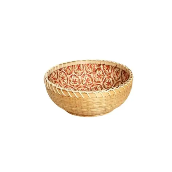 Runder Rattankorb im Retro-Stil Runder Rattankorb im Retro-Stil