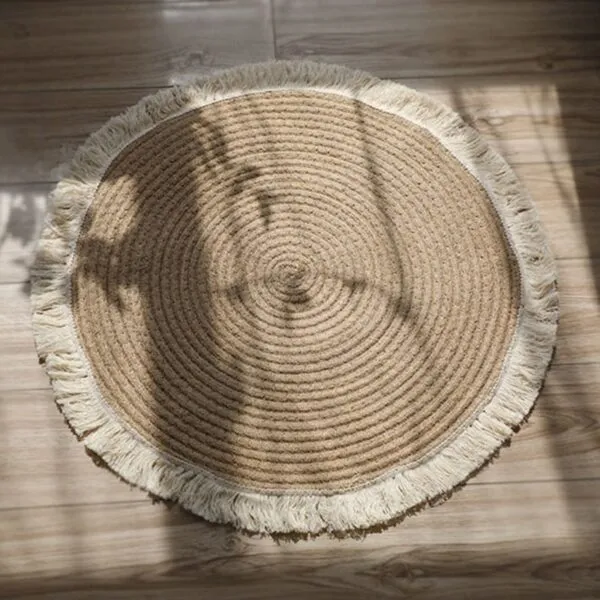 Runder Teppich aus Baumwolle und Leinen mit Pompon Runder Teppich aus Baumwolle und Leinen mit Pompon