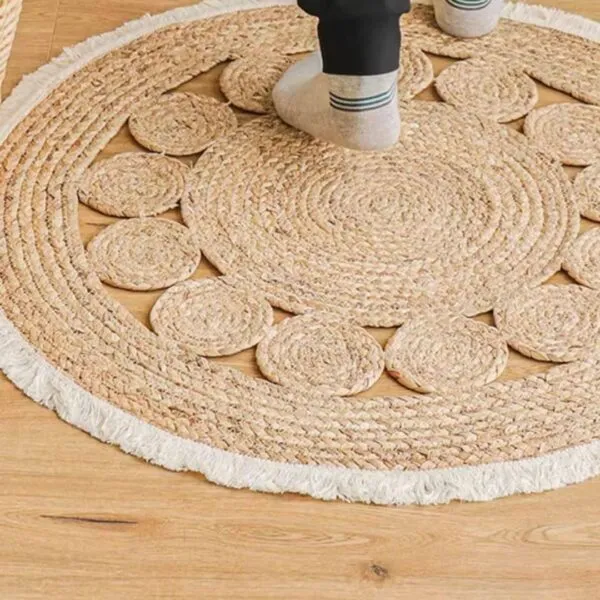 Runder Weiden-Teppich mit Quasten Runder Weiden-Teppich mit Quasten