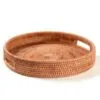 Rundes Serviertablett aus geflochtenem Rattan