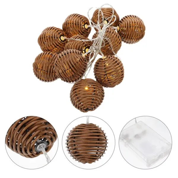 Rustikale Weihnachtsgirlande im Rattan-Look Rustikale Weihnachtsgirlande im Rattan-Look