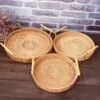 Serviertablett aus Rattan mit Holzgriffen Serviertablett aus Rattan mit Holzgriffen