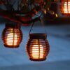 Solar-Hängeleuchte aus Rattan