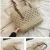 Strandtasche aus Naturstroh mit Beige-Details Strandtasche aus Naturstroh mit Beige-Details