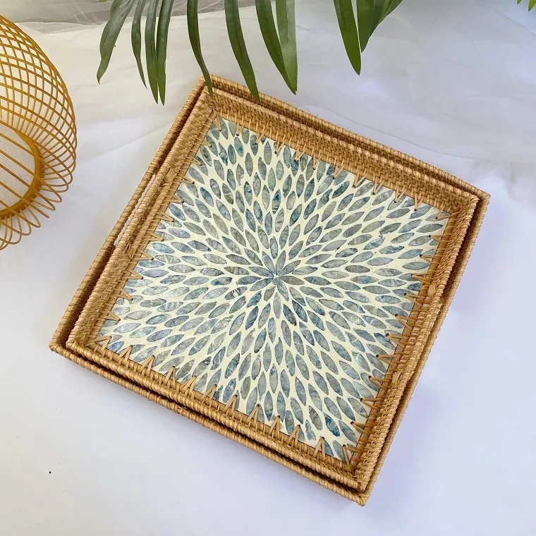 Rattan-Tablett als stiller Raumakzent