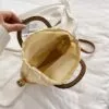 Tasche mit Holzgriff aus Rattan im Retro-Stil für Damen Tasche mit Holzgriff aus Rattan im Retro-Stil für Damen