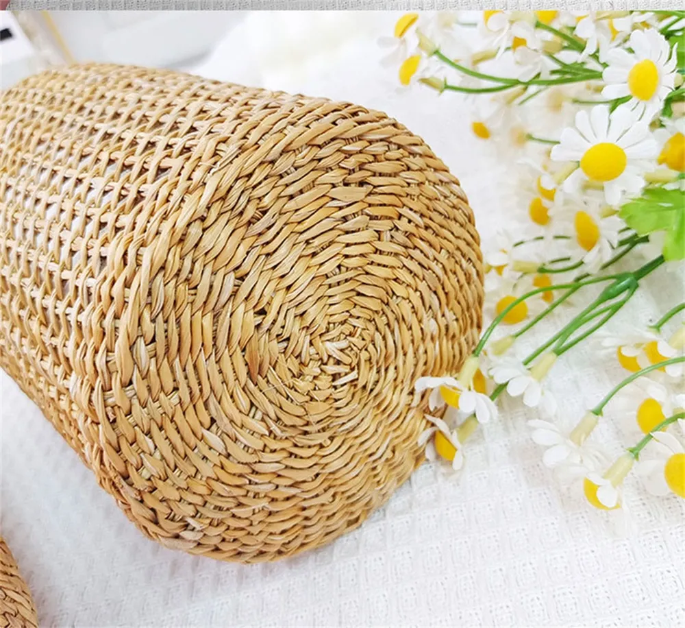 Glas und Rattan, ehrlich kombiniert