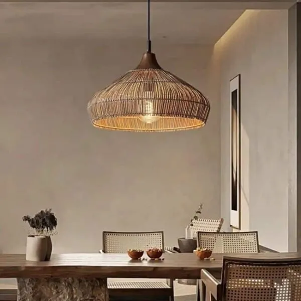 Verstellbare Pendelleuchte aus Rattan Verstellbare Pendelleuchte aus Rattan