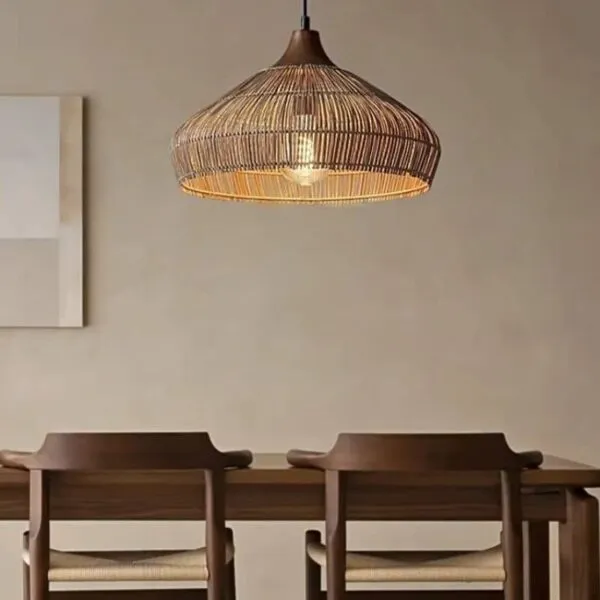 Verstellbare Pendelleuchte aus Rattan Verstellbare Pendelleuchte aus Rattan