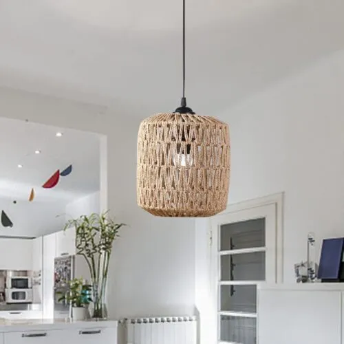 Vintage Deckenleuchte aus handgeflochtenem Rattan Vintage Deckenleuchte aus handgeflochtenem Rattan