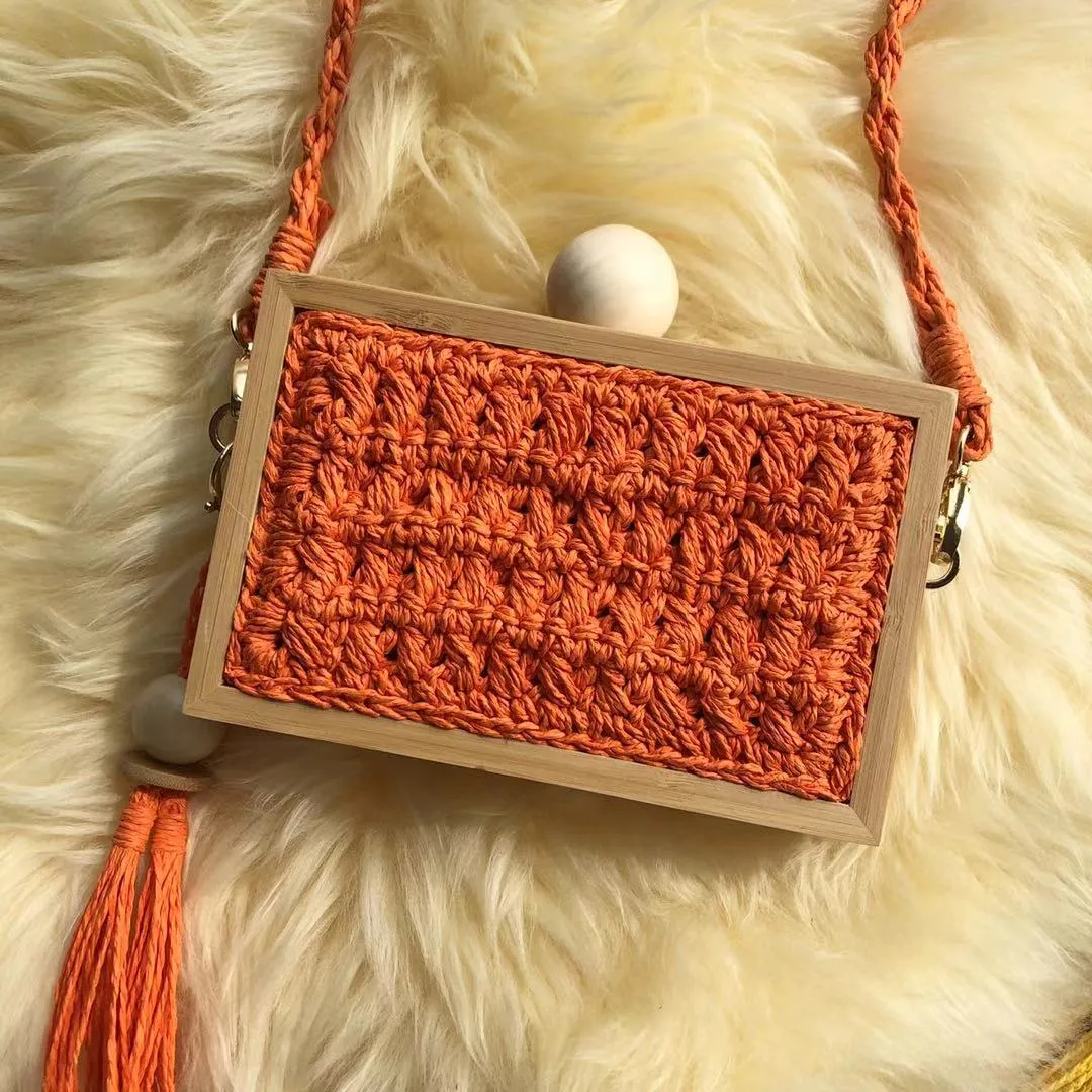 Ihr Unikat: eine eckige Rattan Handtasche