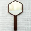 Vintage Holzspiegel mit Griff Vintage Holzspiegel mit Griff