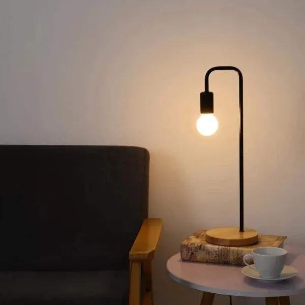 Vintage Holztischlampe mit LED
