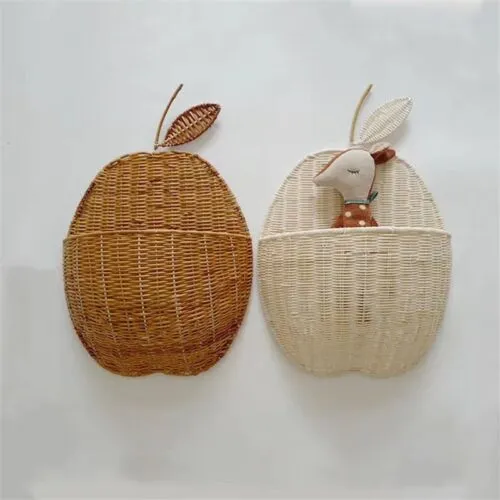 Vintage Rattan-Aufbewahrungskorb in Apfelform fürs Kinderzimmer