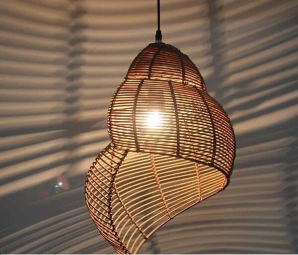 Vintage Rattan-Hängelampe im Muschel-Design Vintage Rattan-Hängelampe im Muschel-Design