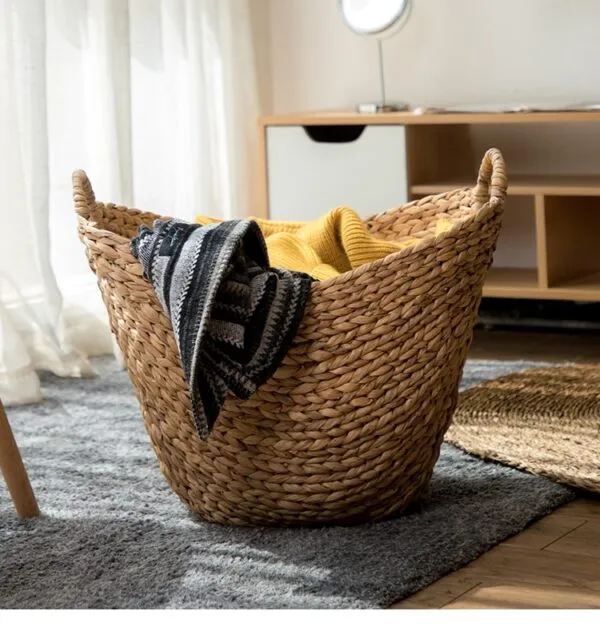 Wäschekorb aus Naturrattan mit Griffen
