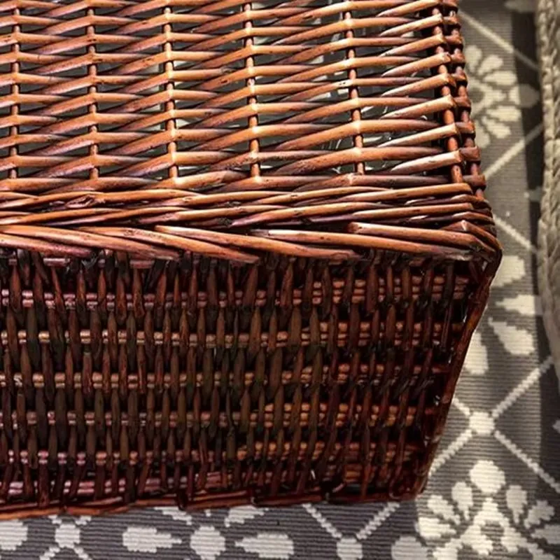 Rattan, klassische Form, ehrliche Verarbeitung