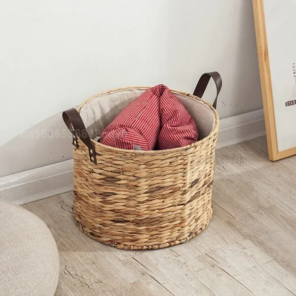 Wäschekorb aus Rattan mit Griffen