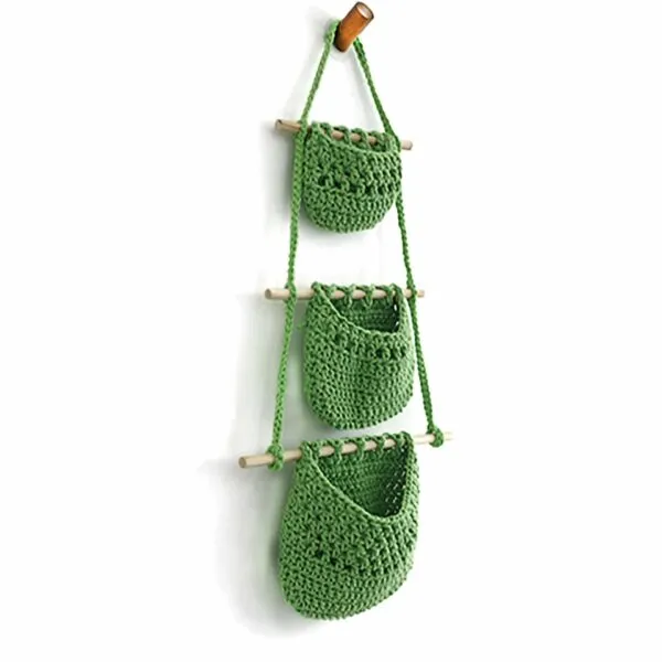 Wandaufbewahrungskorb aus Rattan mit drei Fächern Wandaufbewahrungskorb aus Rattan mit drei Fächern