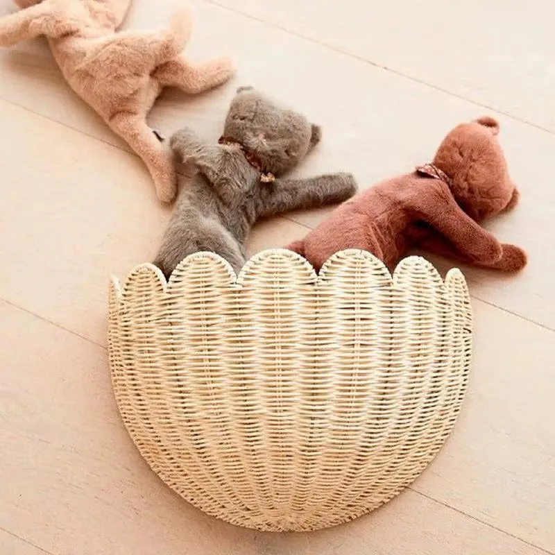 Rattan Wanddeko bringt ruhige Struktur