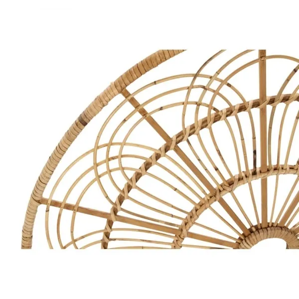 Wanddeko aus Rattan im Rosettenmuster