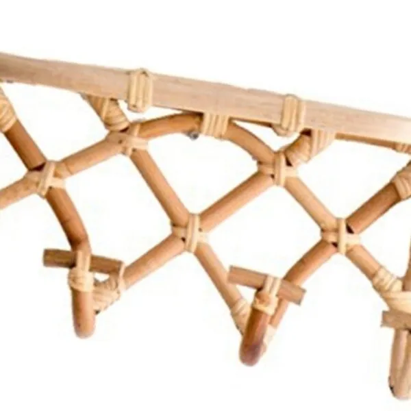 Wandgarderobe mit Ablage aus Rattan Wandgarderobe mit Ablage aus Rattan