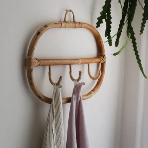 Wandhaken aus Naturrattan mit 3 Haken Wandhaken aus Naturrattan mit 3 Haken