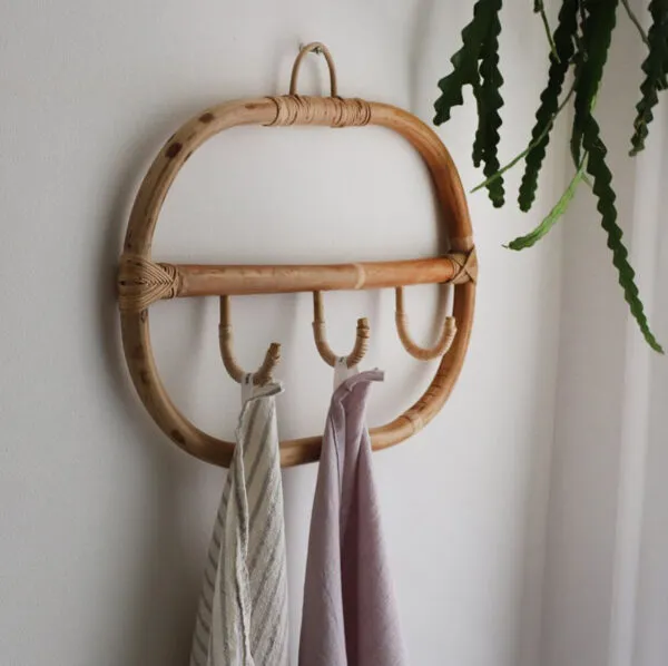 Wandhaken aus Naturrattan mit 3 Haken Wandhaken aus Naturrattan mit 3 Haken