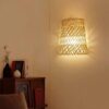 Wandlampe aus Rattan handgefertigt