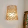 Wandlampe aus Rattan handgefertigt
