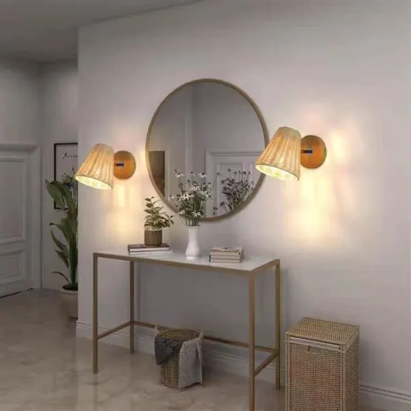 Wandlampe aus Rattan im Landhausstil Wandlampe aus Rattan im Landhausstil
