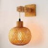 Wandlampe aus Rattan im Retro-Stil