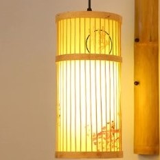 Wandlampe aus Rattan mit zylindrischem Design und asiatischen Mustern