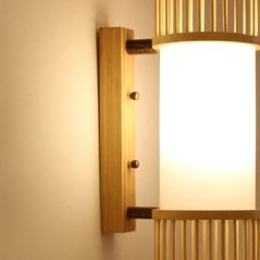Wandlampe aus Rattan, zylindrisch