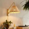 Wandleuchte aus Rattan im Landhausstil Wandleuchte aus Rattan im Landhausstil