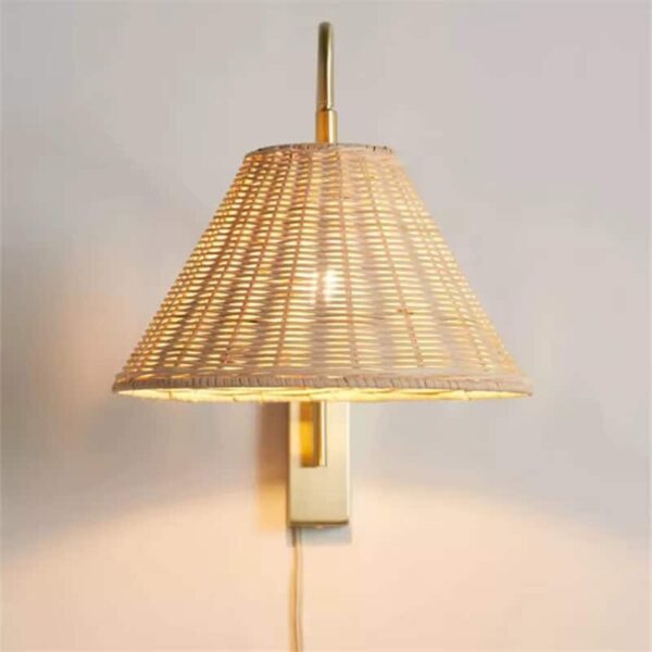Wandleuchte aus Rattan im Landhausstil Wandleuchte aus Rattan im Landhausstil