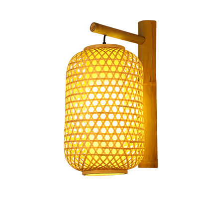 Wandleuchte aus Rattan im Laternenstil