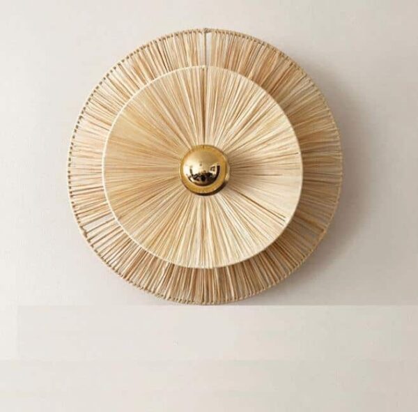 Wandleuchte aus Rattan mit Blütendesign
