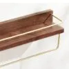 Wandregal aus Holz und Metall