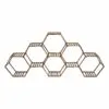 Wandregal im Waben-Design aus Holz Wandregal im Waben-Design aus Holz