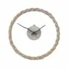 Wanduhr aus Rattan im schlichten Design Wanduhr aus Rattan im schlichten Design