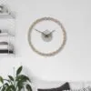 Wanduhr aus Rattan im schlichten Design Wanduhr aus Rattan im schlichten Design