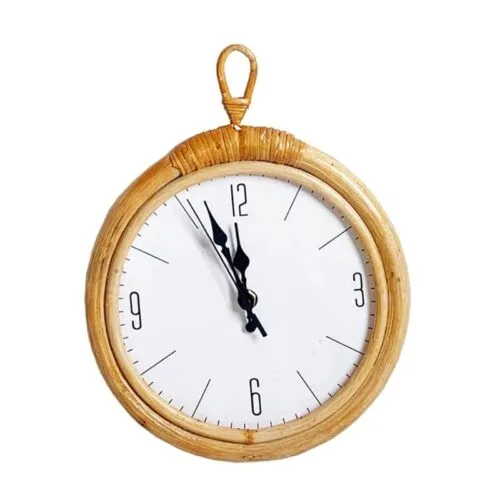 Wanduhr mit handgeflochtenem Rattanrahmen Wanduhr mit handgeflochtenem Rattanrahmen