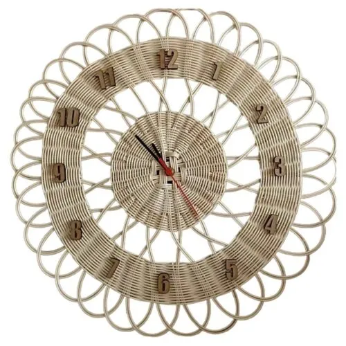 Wanduhr mit Rattan-Geflecht im Vintage-Stil Wanduhr mit Rattan-Geflecht im Vintage-Stil