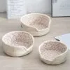 Weißer Hunde-Korb aus Rattan Weißer Hunde-Korb aus Rattan