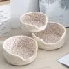 Weißer Hunde-Korb aus Rattan Weißer Hunde-Korb aus Rattan